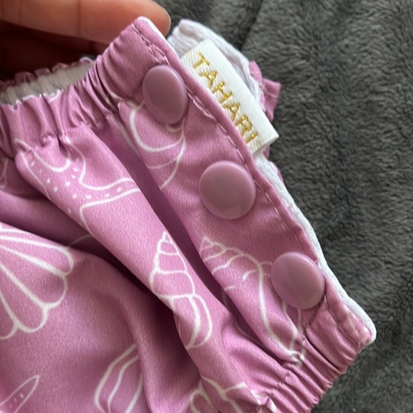 “Tahari” Swim diaper and hat size 6months - Picture 3 of 7